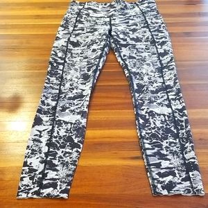 Lululemon leggings, size 6, black/white print